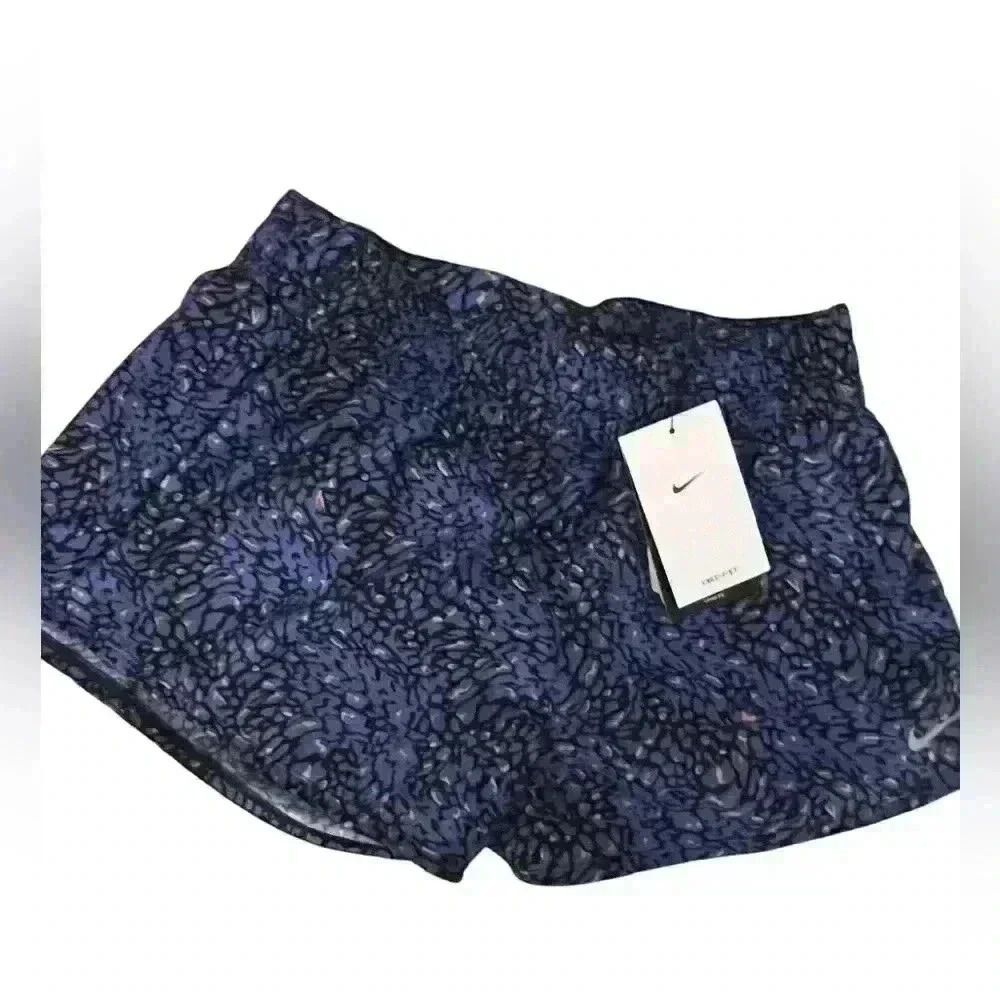 NWT Women's Nike One Dri-FIT Mid-Rise 3" Brief-Lined Shorts Size Small